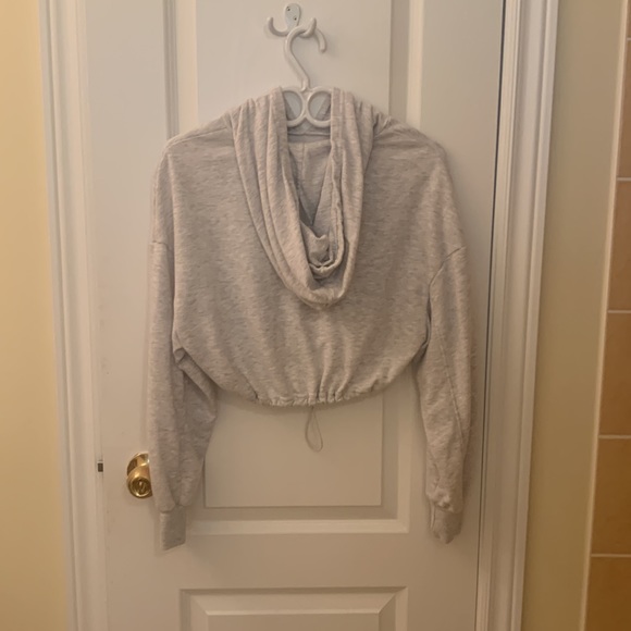 Garage light grey crop top sweater - Picture 2 of 3